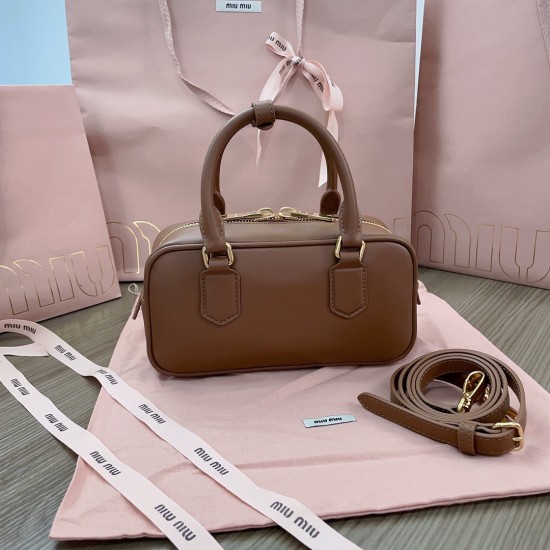 MiuMiu D886930 MiuMiu D886930