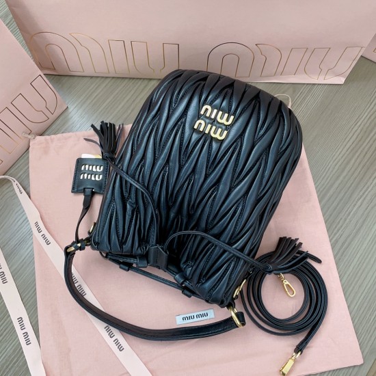 MiuMiu D886930 MiuMiu D886930