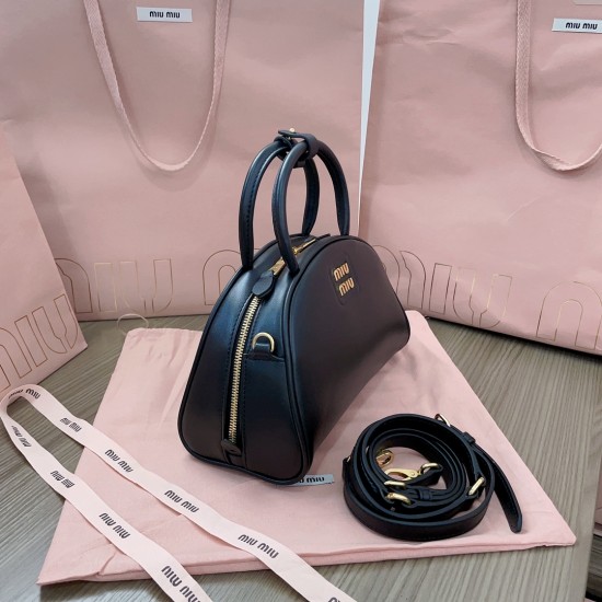 MiuMiu D886890 MiuMiu D886890