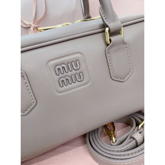 MiuMiu D886980 MiuMiu D886980