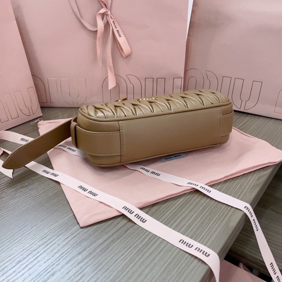 MiuMiu D886920 MiuMiu D886920