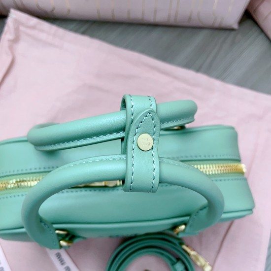 MiuMiu D886930 MiuMiu D886930