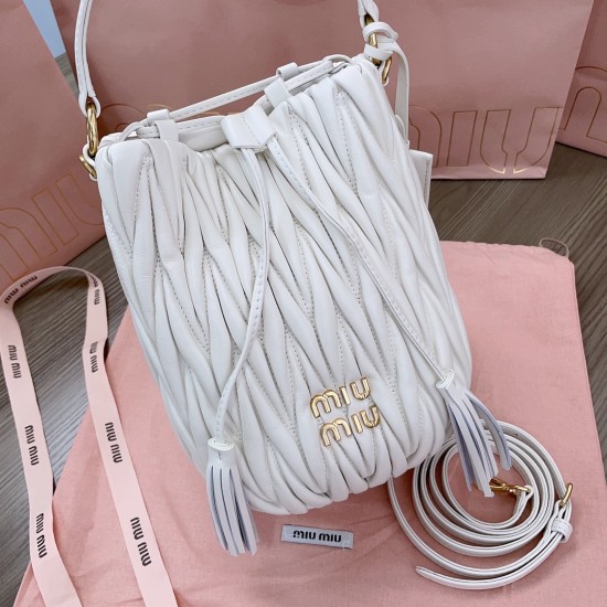 MiuMiu D886930 MiuMiu D886930