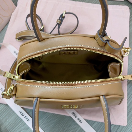 MiuMiu D886890 MiuMiu D886890