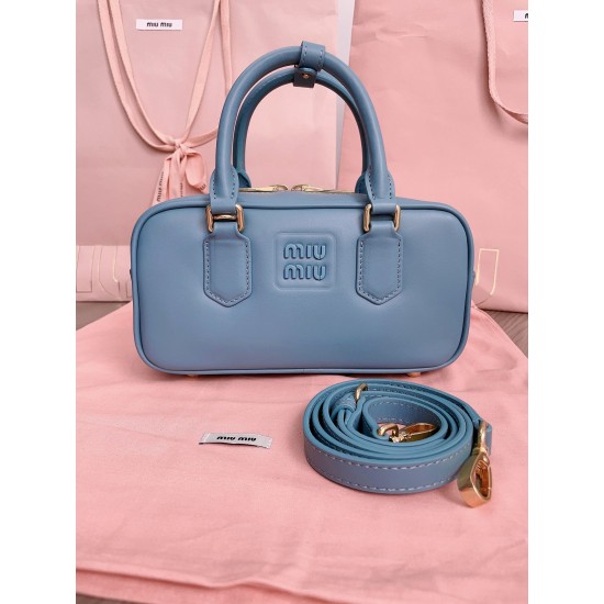 MiuMiu D886930 MiuMiu D886930