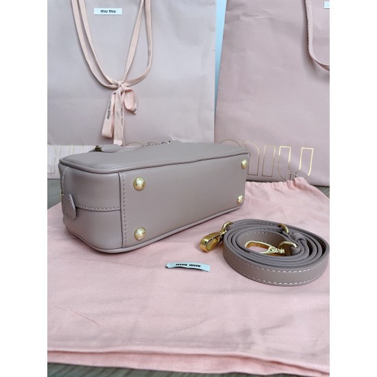 MiuMiu D886930 MiuMiu D886930