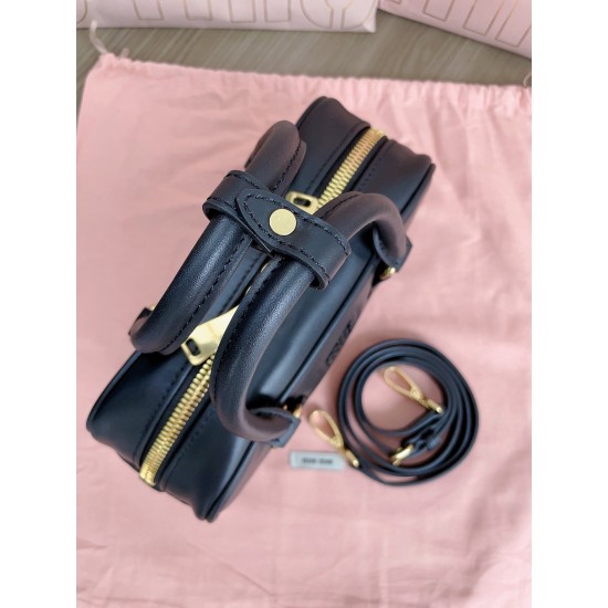 MiuMiu D886930 MiuMiu D886930