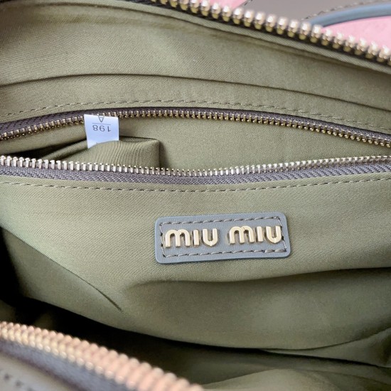 MiuMiu D886800 MiuMiu D886800