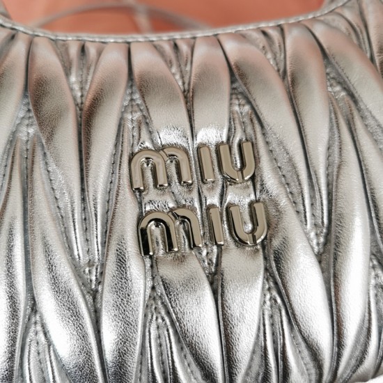MiuMiu D886950 MiuMiu D886950