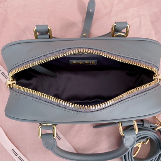 MiuMiu D886930 MiuMiu D886930