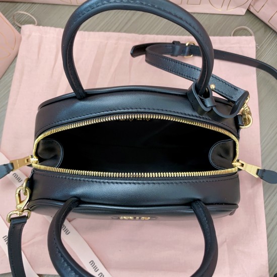 MiuMiu D886890 MiuMiu D886890