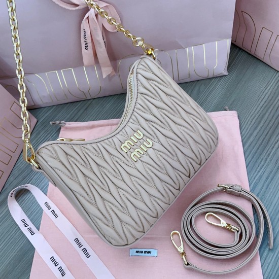 MiuMiu D886980 MiuMiu D886980