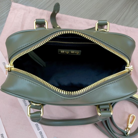 MiuMiu D886930 MiuMiu D886930