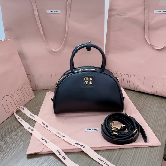 MiuMiu D886890 MiuMiu D886890