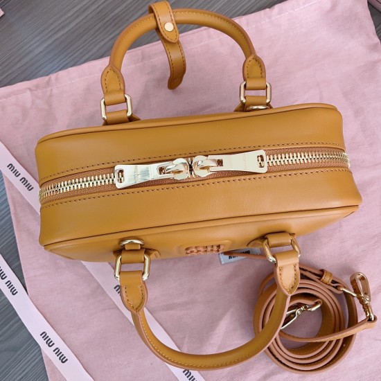 MiuMiu D886930 MiuMiu D886930
