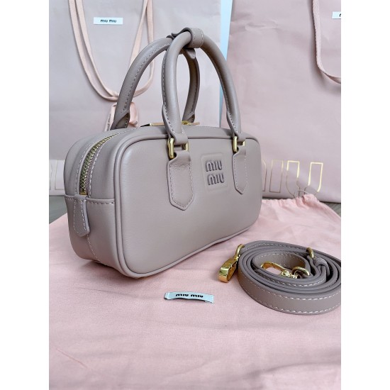 MiuMiu D886930 MiuMiu D886930