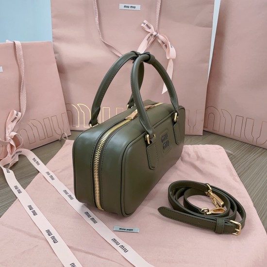 MiuMiu D886980 MiuMiu D886980