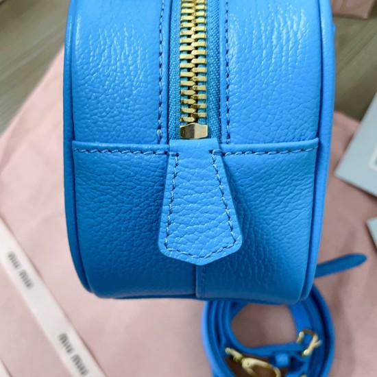 MiuMiu D886930 MiuMiu D886930