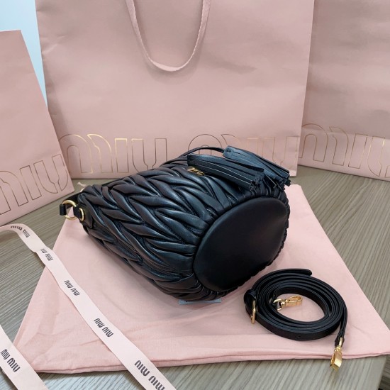 MiuMiu D886930 MiuMiu D886930