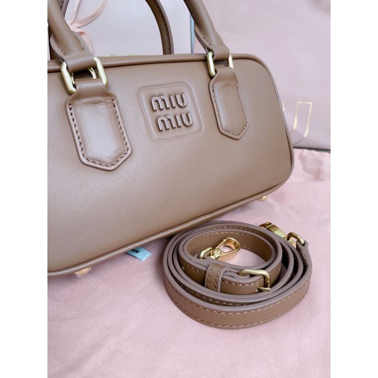 MiuMiu D886930 MiuMiu D886930