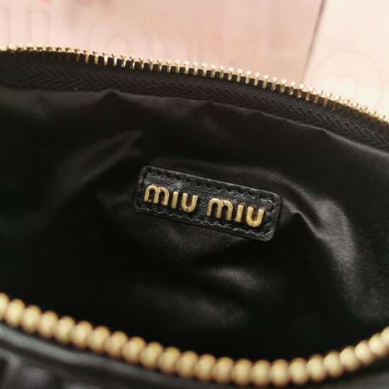 MiuMiu D886930 MiuMiu D886930