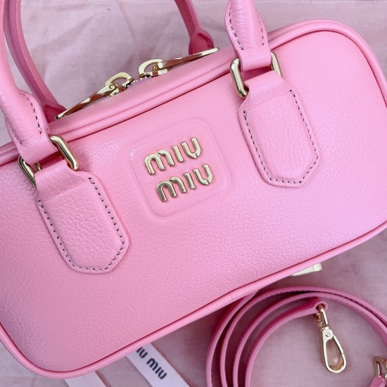 MiuMiu D886930 MiuMiu D886930
