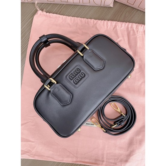 MiuMiu D886930 MiuMiu D886930