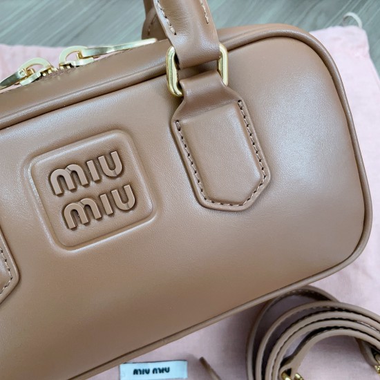 MiuMiu D886930 MiuMiu D886930