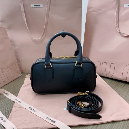 MiuMiu D886930 MiuMiu D886930