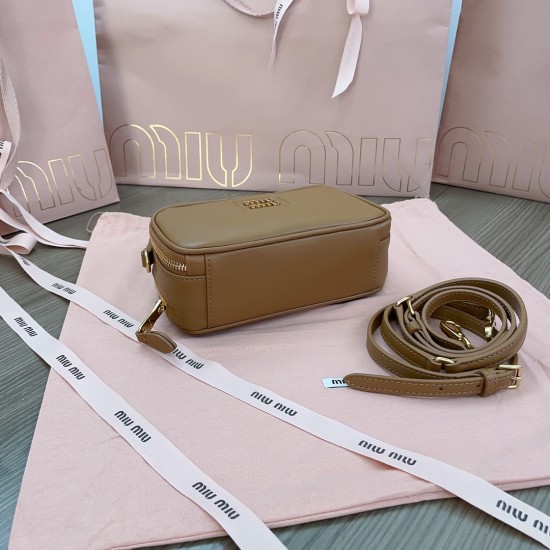 MiuMiu D886860 MiuMiu D886860