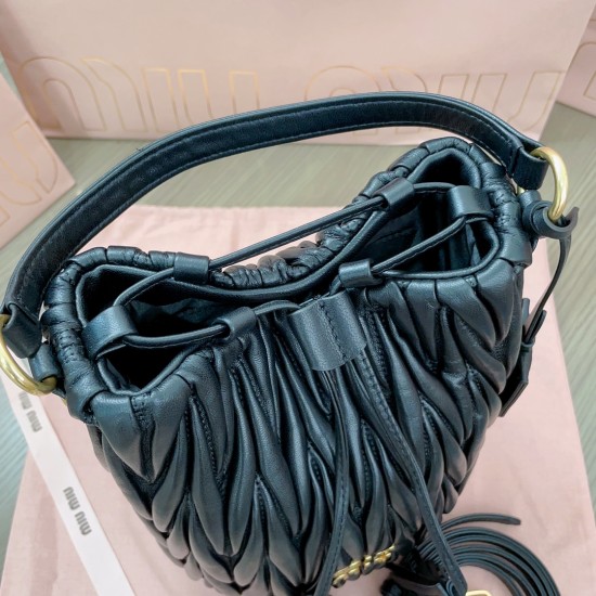 MiuMiu D886930 MiuMiu D886930