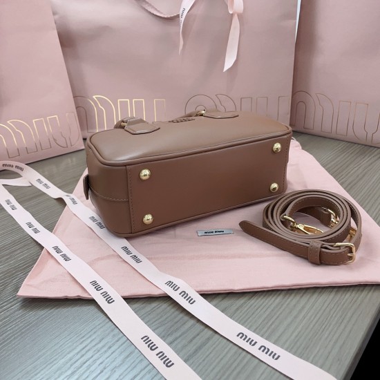MiuMiu D886930 MiuMiu D886930
