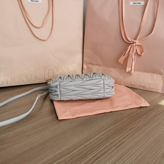 MiuMiu D886950 MiuMiu D886950