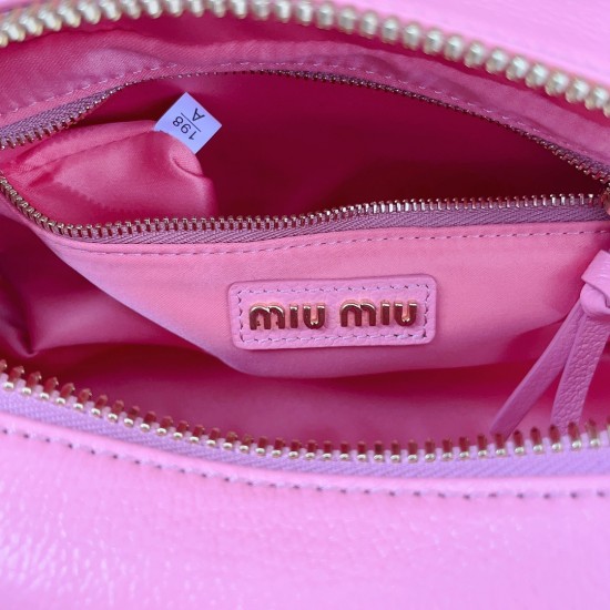 MiuMiu D886930 MiuMiu D886930