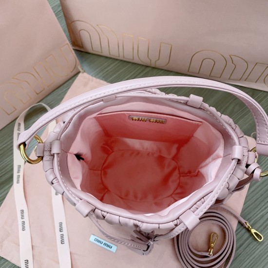 MiuMiu D886930 MiuMiu D886930