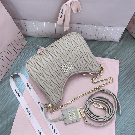 MiuMiu D886980 MiuMiu D886980