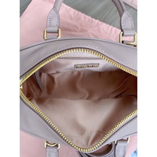 MiuMiu D886930 MiuMiu D886930