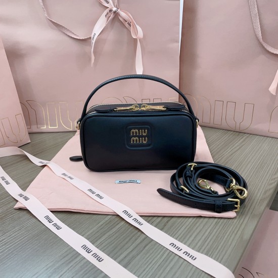 MiuMiu D886860 MiuMiu D886860