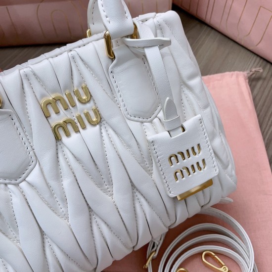 MiuMiu D886980 MiuMiu D886980