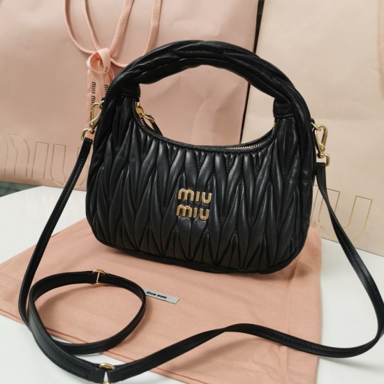 MiuMiu D886930 MiuMiu D886930