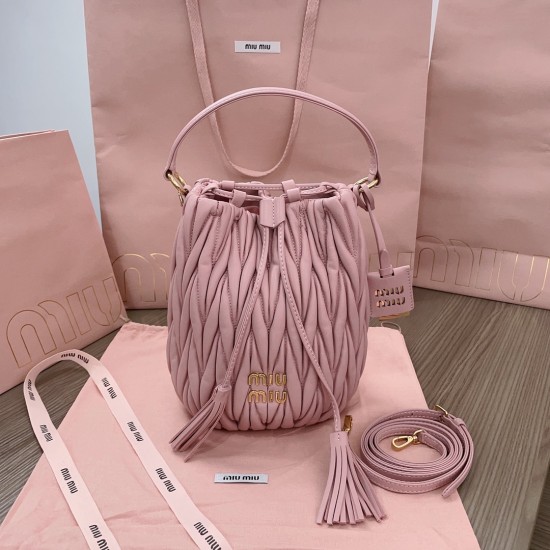 MiuMiu D886930 MiuMiu D886930