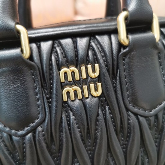 MiuMiu D886900 MiuMiu D886900