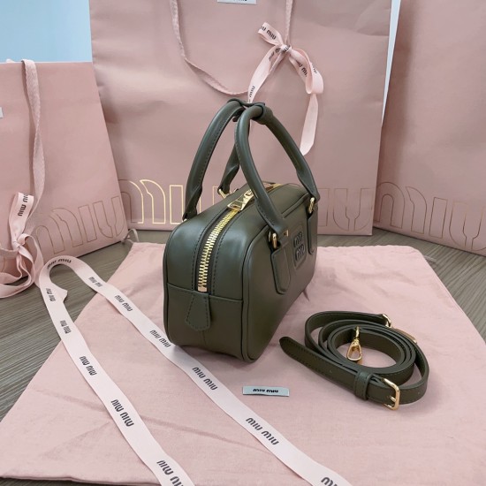MiuMiu D886930 MiuMiu D886930