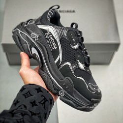 BALENCIAGA Triple S