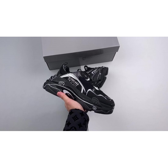 BALENCIAGA Triple S BALENCIAGA Triple S