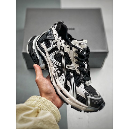 BALENCIAGA RUNNER 7.5 BALENCIAGA RUNNER 7.5