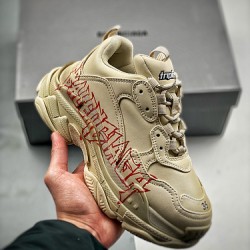 BALENCIAGA Triple S