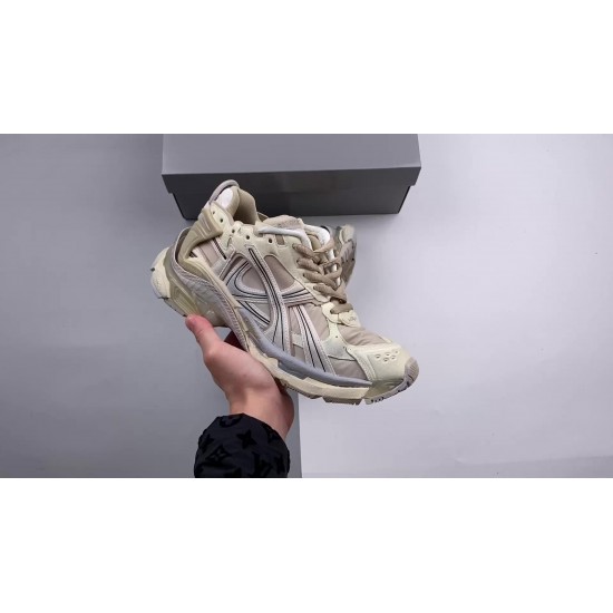 BALENCIAGA RUNNER 7.5 BALENCIAGA RUNNER 7.5