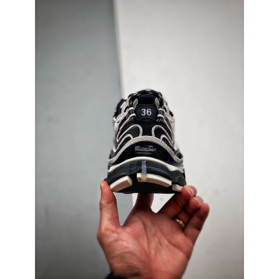 BALENCIAGA RUNNER 8 BALENCIAGA RUNNER 8