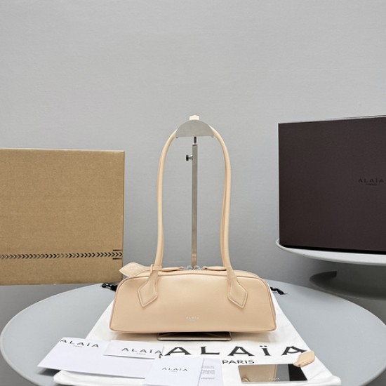 ALAIA 19 ALAIA 19